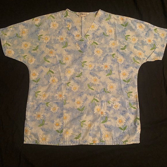 SCRUB TOPS - Picture 10 of 16